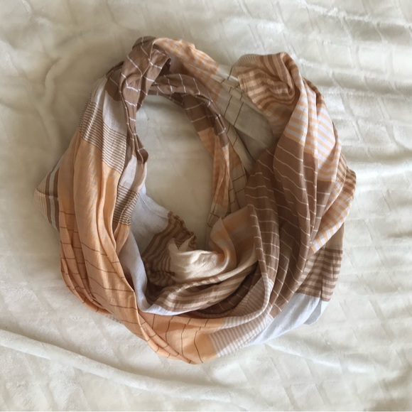 Striped fashion scarf - Picture 2 of 2